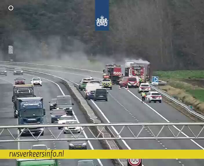 Vrachtwagenbrand op de A67 richting Venlo