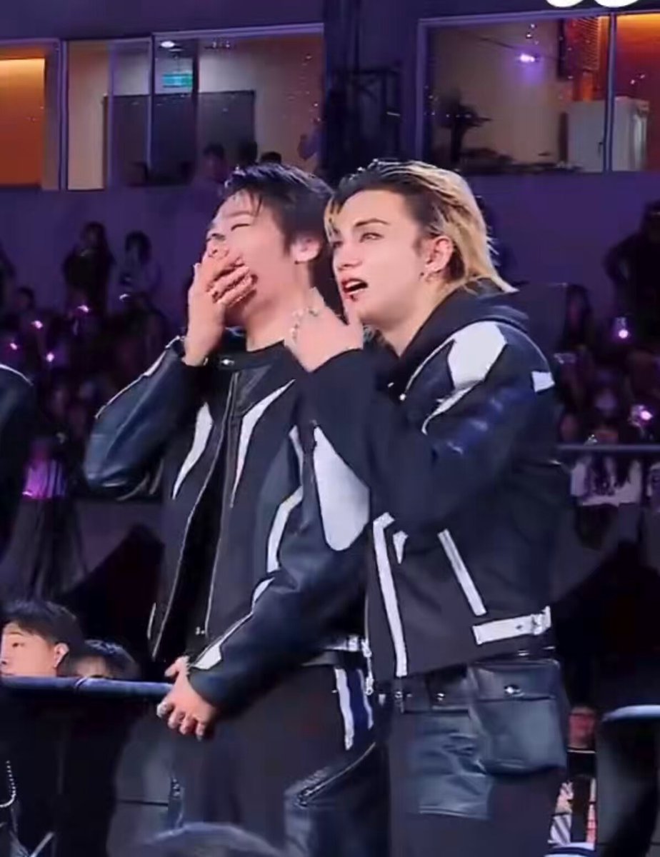 フィリックス の受賞🏆でヒョンジン🥹🖤 🏆AAA 10 Grand Presence of K