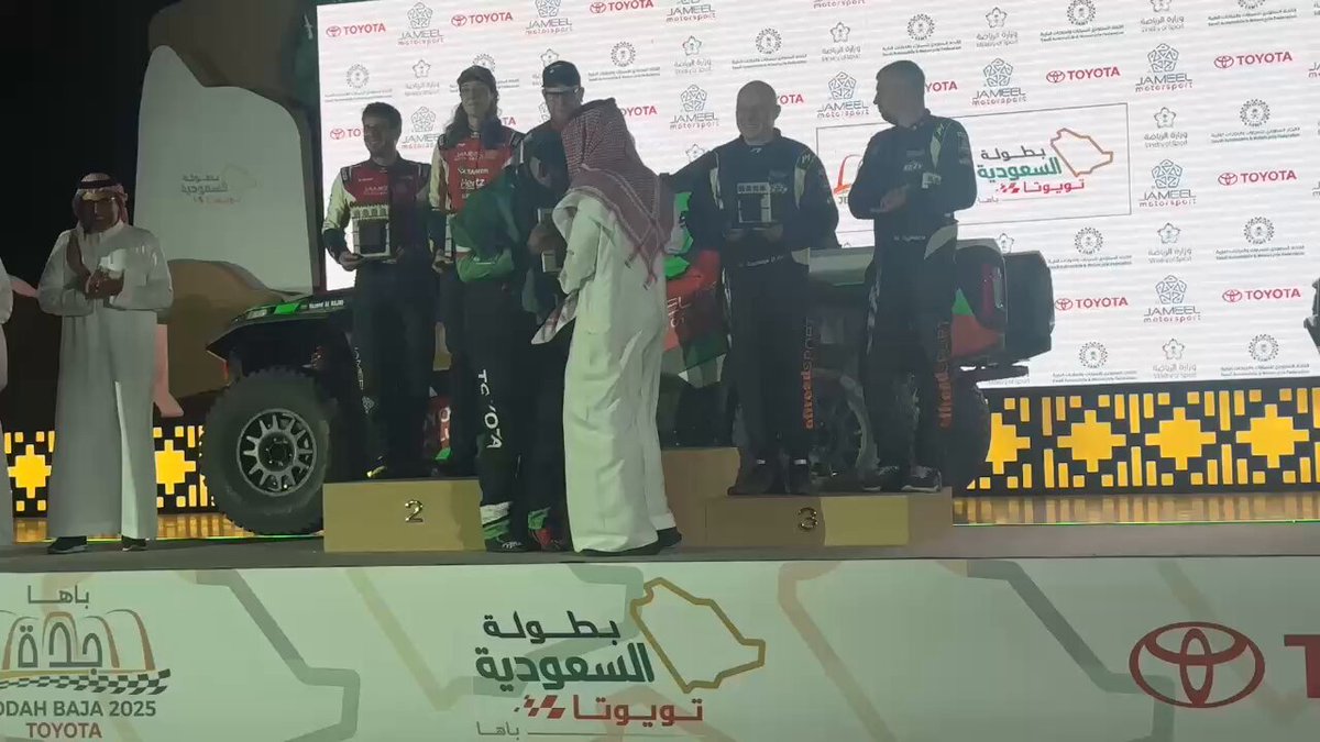 سمو محافظ مدينة جدة الأمير سعود بن عبدالله بن جلوي آل سعود، يتوج البطل يزيد الراجحي بلقب بطولة السعودية تويوتا 
