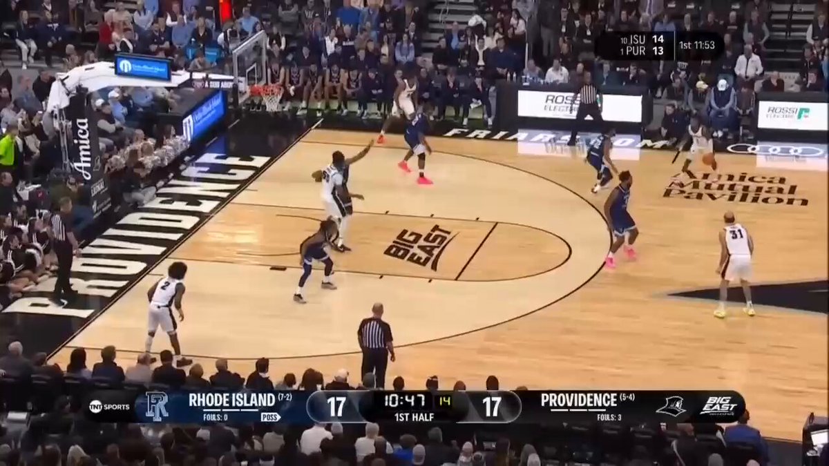 Jamier Jones spins into a two-hand JAM to give @PCFriarsmbb the lead 🔥

The Ocean State rivalry is LIVE on truTV & HBO Max! 