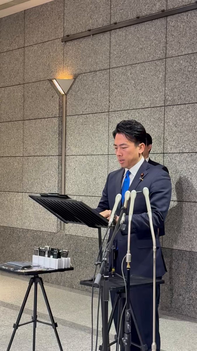 空母艦載機によるロックオンは、これまでの経済的威圧とはレベルを異にする。隊員の命に関わるレベル。しかも断続的に行うのは極めて悪質
局長ではなく、外務大臣が、大使を呼んで強く抗議すべき極めて危険な事案だ
本土から距離がある空域での空母艦載機対応は海自哨戒機が担っていたが、これにも影響