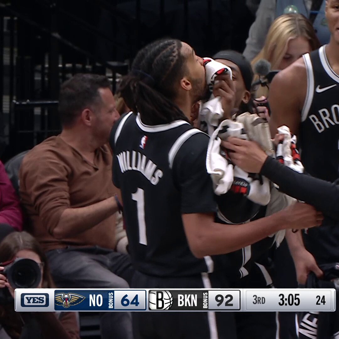 bench has ziaire's back lol  