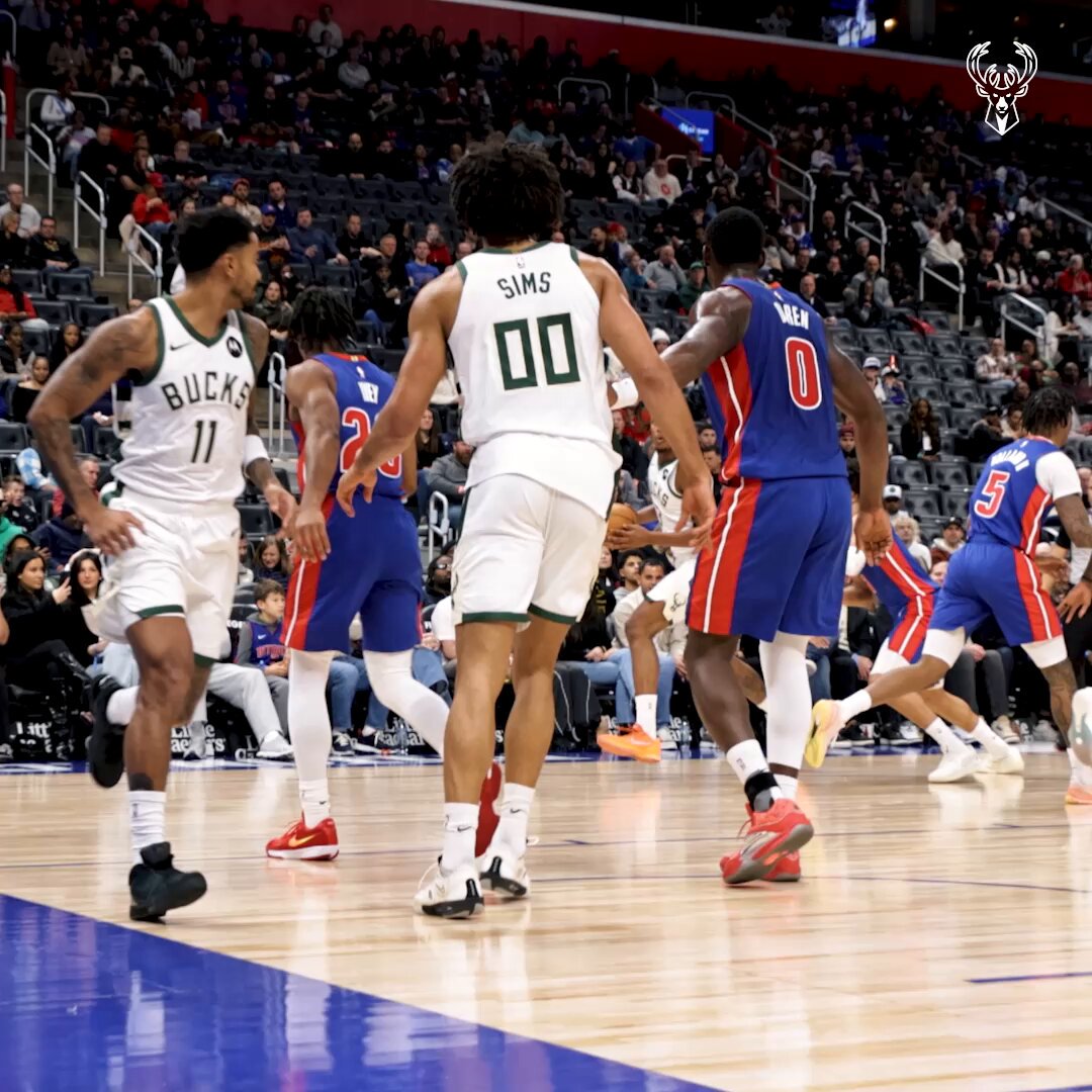 "Yeah, Myles!"

The bench loved the bucket.  