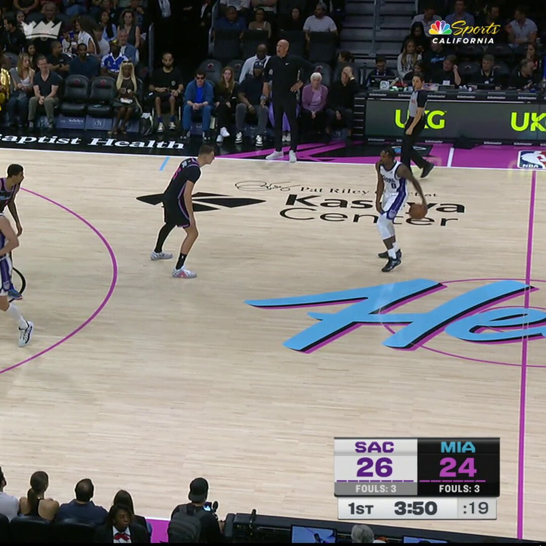 18 first quarter points for ZACH so far 👀🔥  