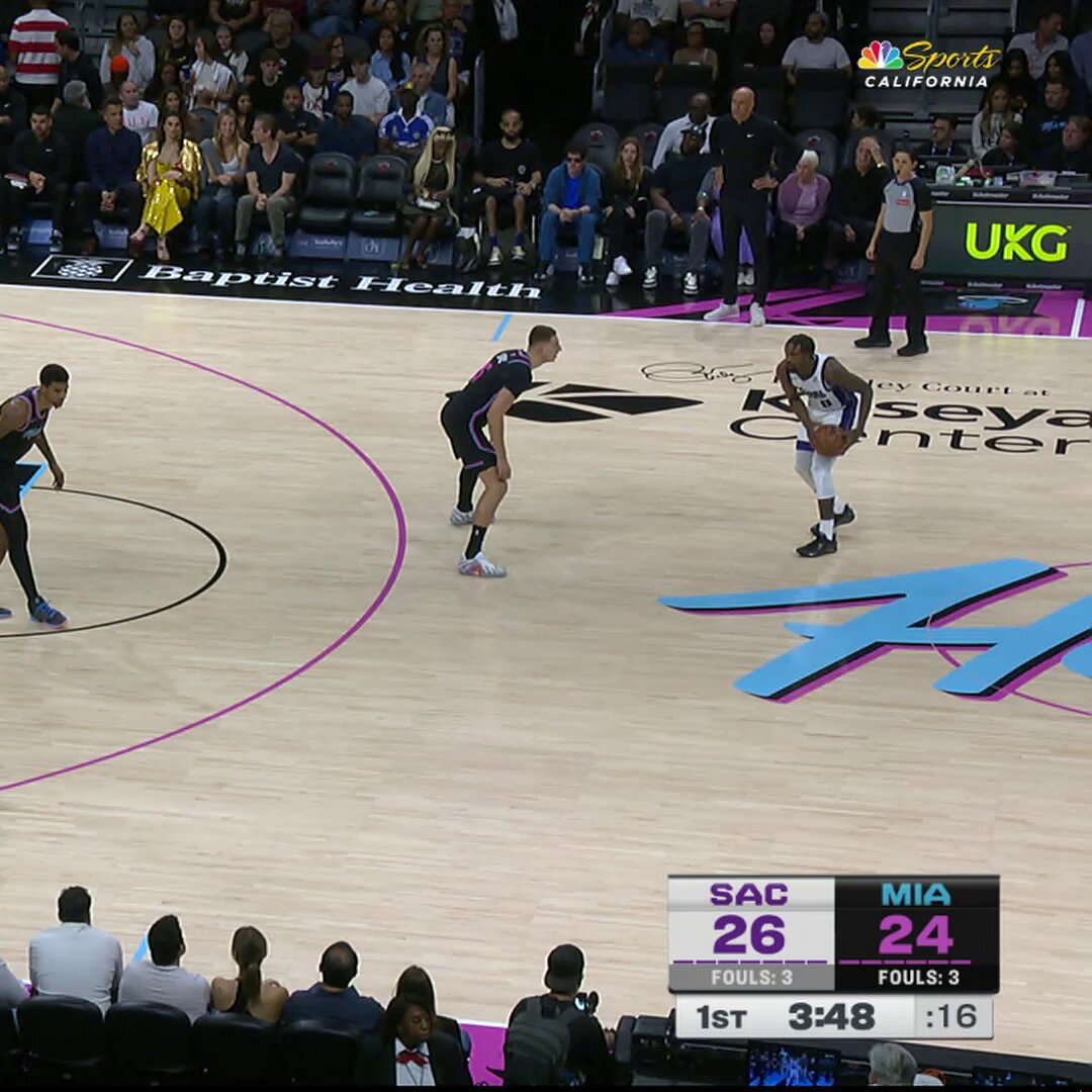 Zach LaVine has got it going EARLY.

18 1Q points as SAC leads by 3 after the 1Q!

Watch on NBA League Pass: