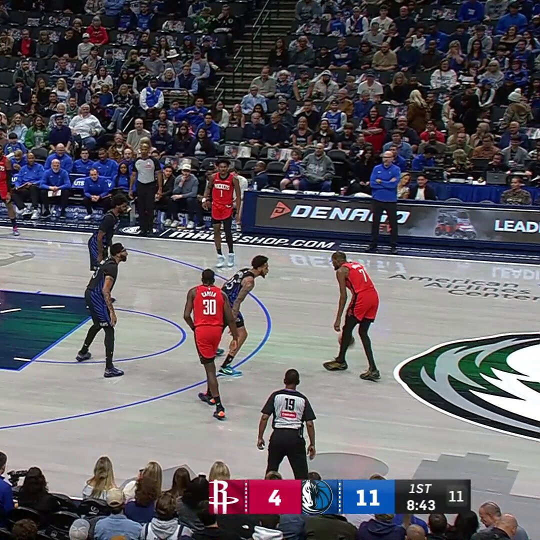 Kevin Durant is so shifty getting into the paint!

13 PTS on 6-8 FGM for KD so far vs. Dallas 

Watch on NBA League Pass: