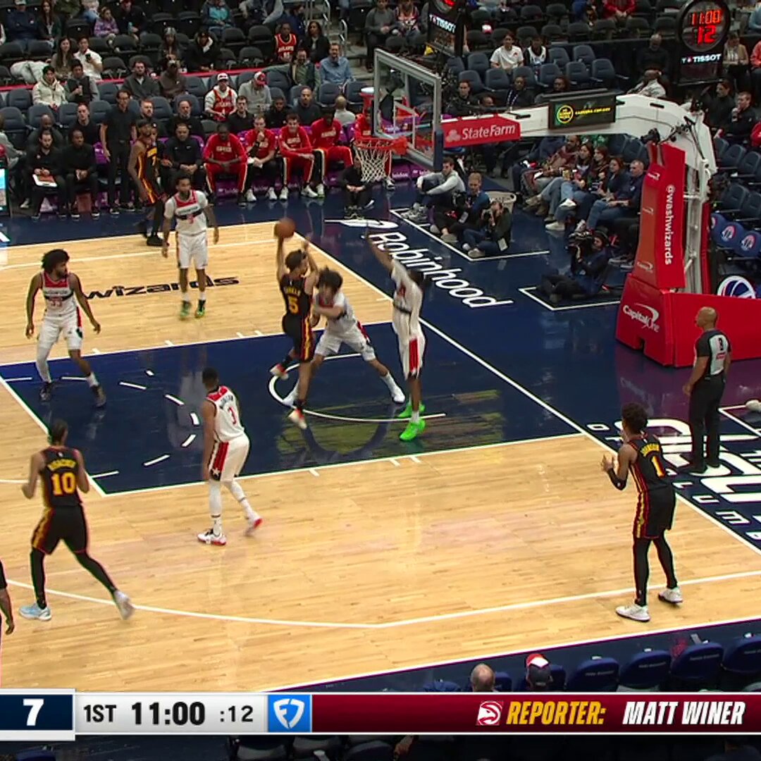 Make it back-to-back triple-doubles for Jalen Johnson 

30 PTS
12 REB
12 AST

He joins Trae Young as the only players in @ATLHawks franchise history to record multiple 30-PT triple-doubles!