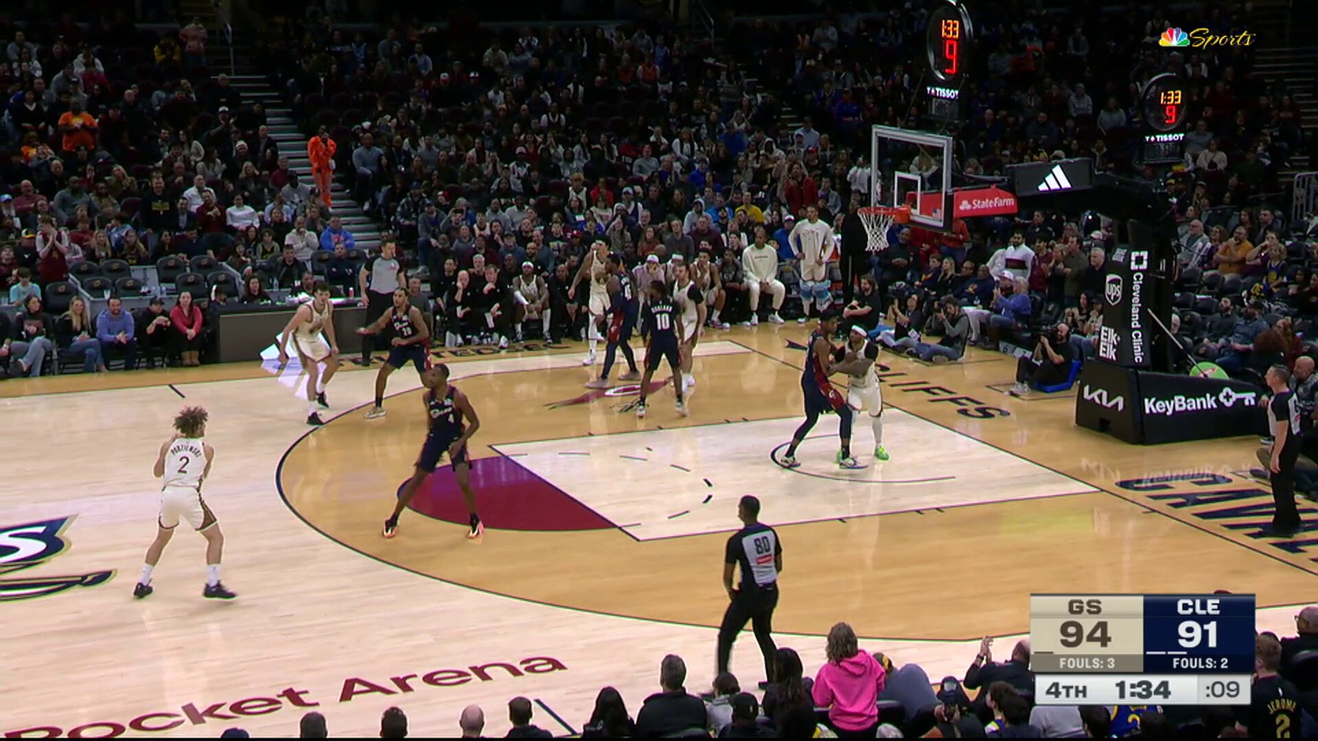 PODZ EXTENDS GOLDEN STATE'S LEAD!

CLUTCH. BUCKET. 

2-POINT GAME ON NBA TV: