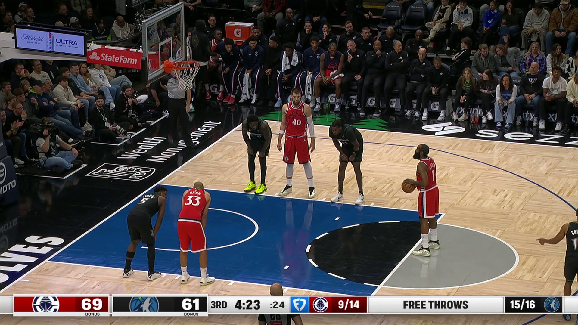 "History. Top 10. All-Time. James Harden."

The free-throw that moved James Harden into 10th on the all-time scoring list 

Watch LAC/MIN: