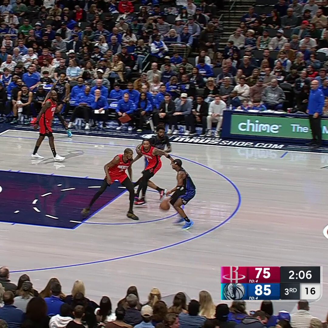 DALLAS ENDS THE 3RD ON A 29-9 RUN ‼️

Brandon Williams with 20 off the bench.
Naji Marshall drills the triple to end the quarter.

Watch on NBA League Pass: