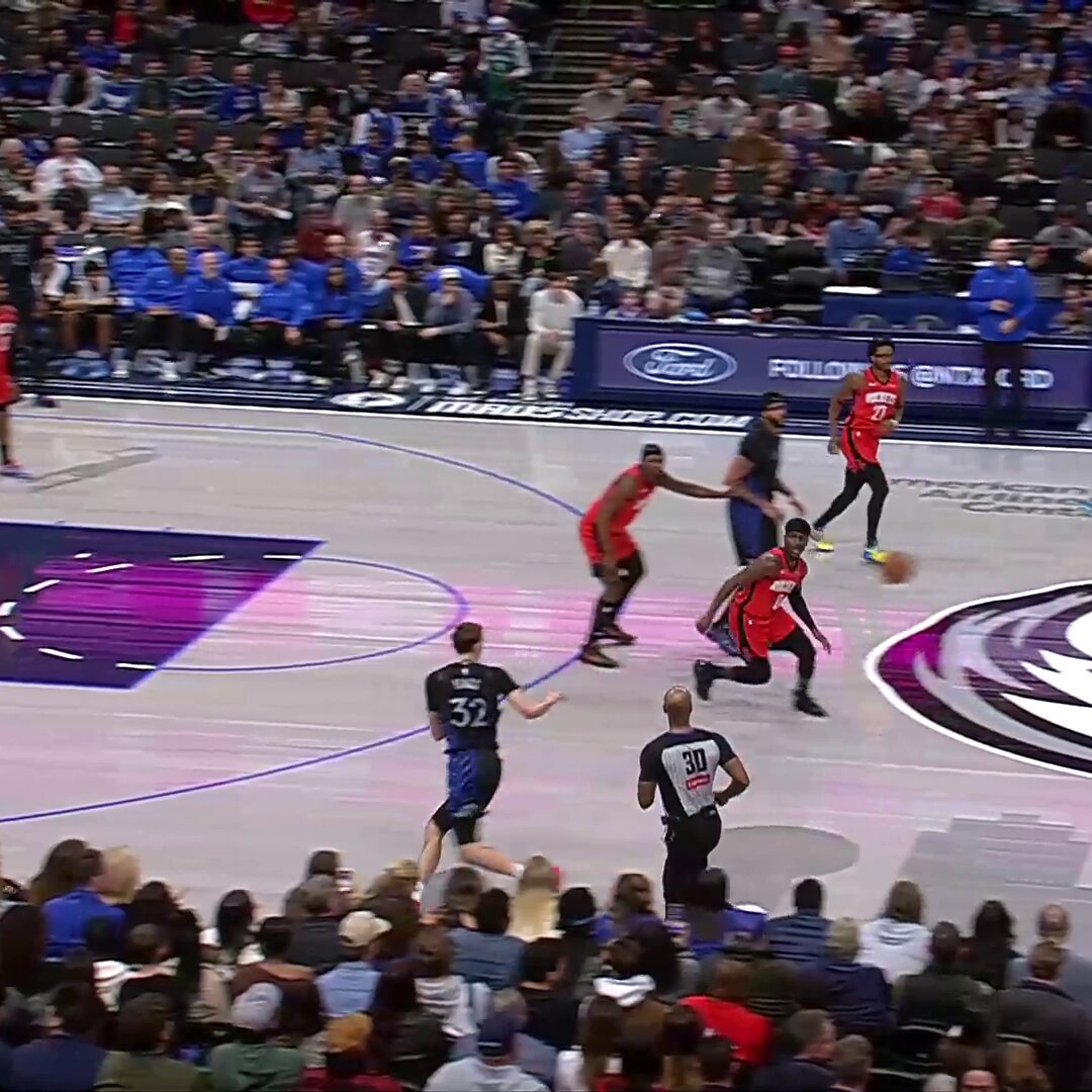 ALL ANGLES OF COOPER FLAGG'S SLAM.

19 points for the rookie in DAL's W tonight ‼️