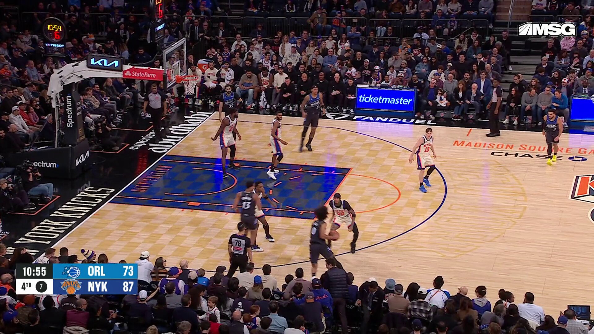 OG Anunoby with the steal.
Mikal Bridges with the lay.

New York in front early in the 4Q ‼️