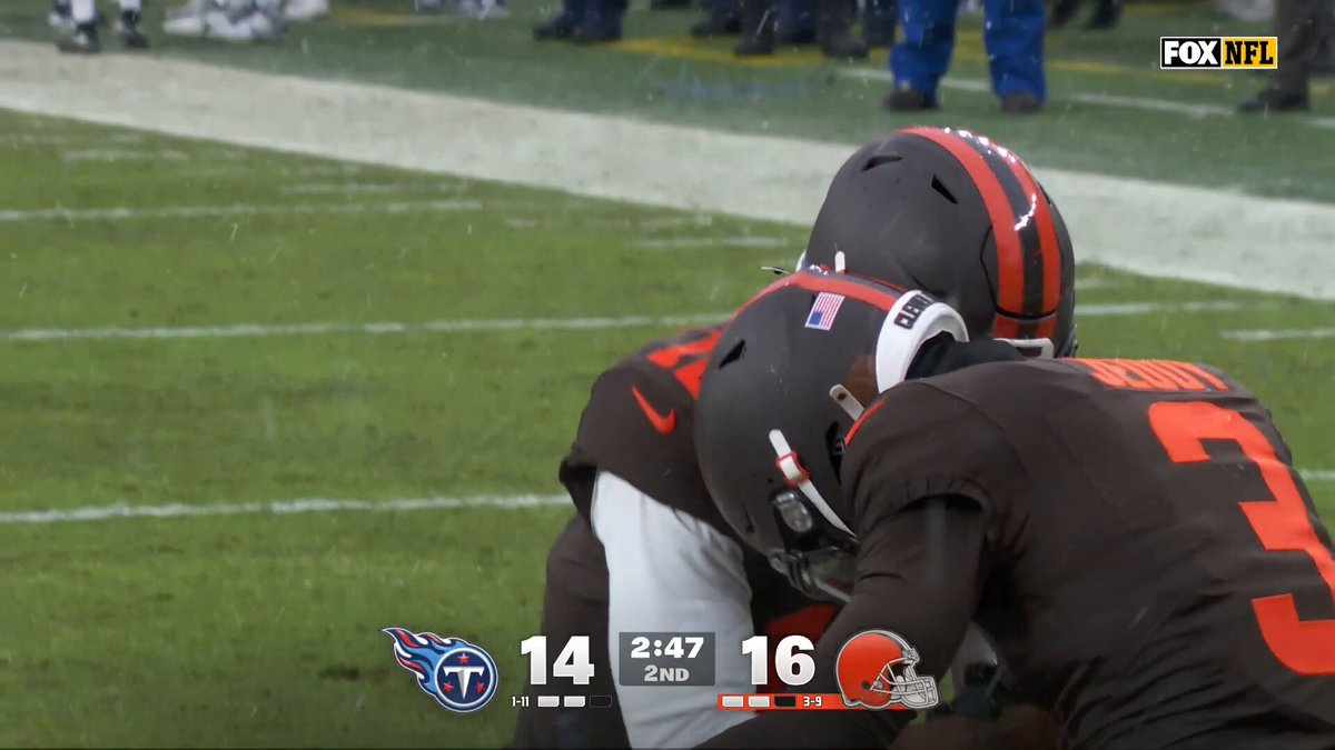 .@shedeursanders 🤝 @jerryjeudy

#TENvsCLE on Fox and NFL+ 