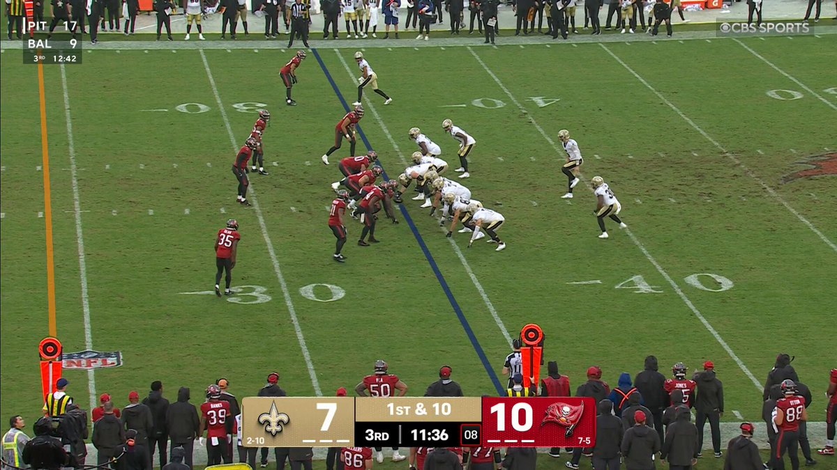 Shough it, run it - 34 YARDS TO THE HOUSE!

#Saints | 📺 CBS 