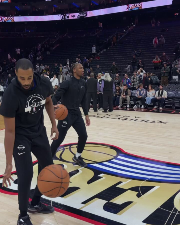 The RANGE from two of the league's top 3 scorers 🏹

Luka Dončić (35.3 PPG) and the Lakers face Tyrese Maxey (31.6 PPG) and the 76ers! 

⏰ 7:30pm/et on NBA League Pass 