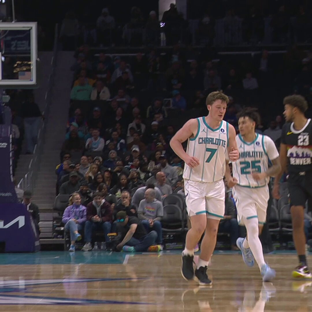 JOKER TOUCHDOWN PASS TO PEYTON WATSON! 

Nuggets leading the Hornets on NBA League Pass: