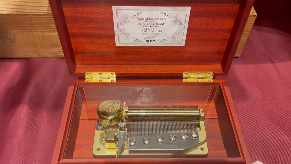 今週は50弁シリンダーオルゴール！ 入っている曲は「花のワルツ