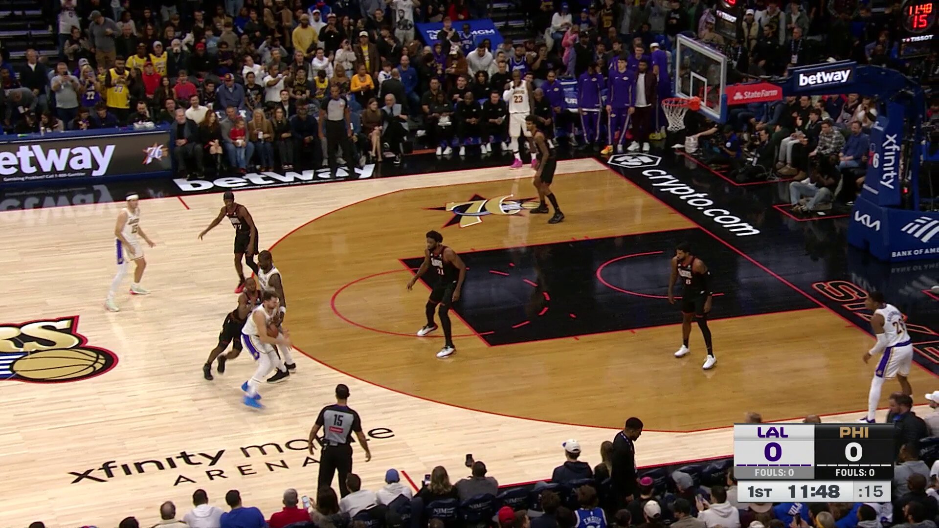 Luka middy.
Maxey triple. 

2 of the NBA's top 3 leading scorers getting us started in Lakers-76ers