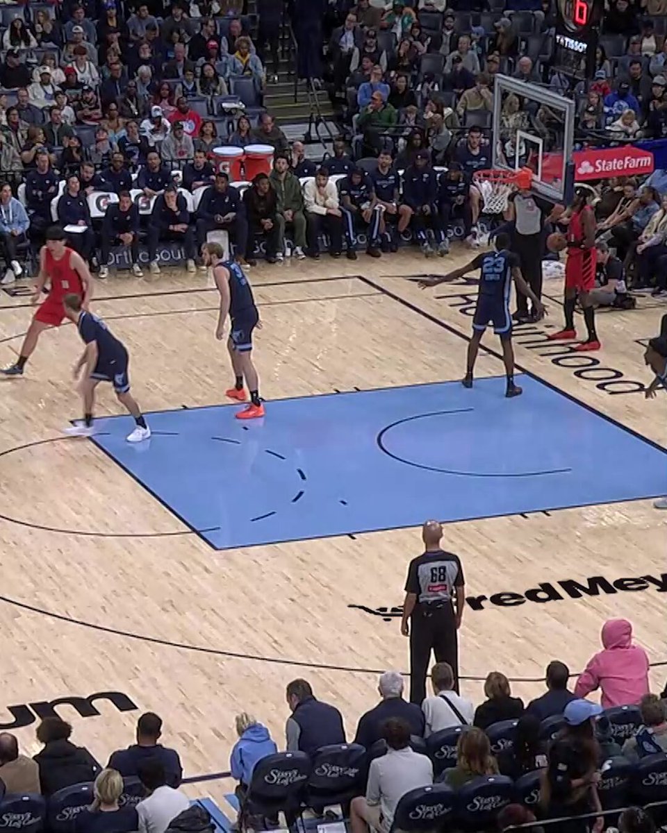 Deni from the corner 😮‍💨 