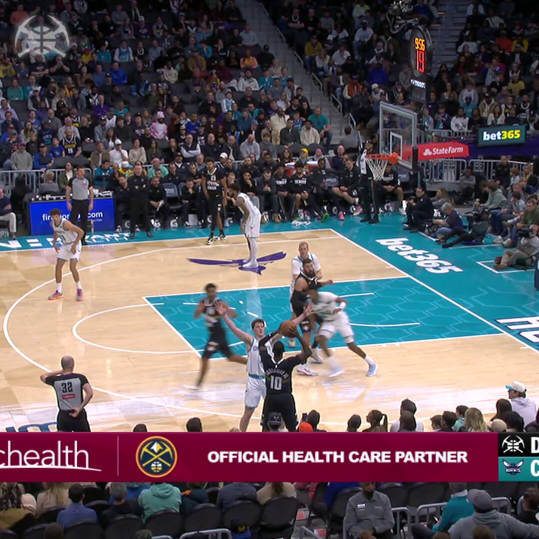 Got 'em with the left hook 🪝 