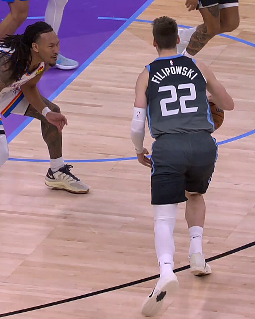 that's a weight room bucket 🏋️‍♂️😮‍💨 