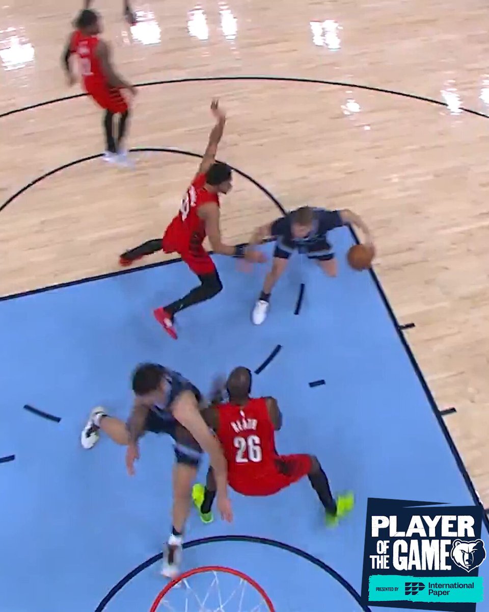 .@santialdama is tonight's Player of the Game presented by @IntlPaperCo 🔥 