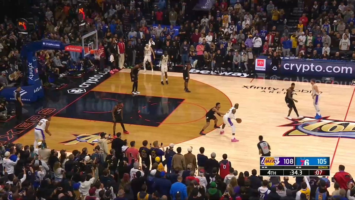 LeBron hits the clutch bucket and started spamming his celly's 🤣😭

 