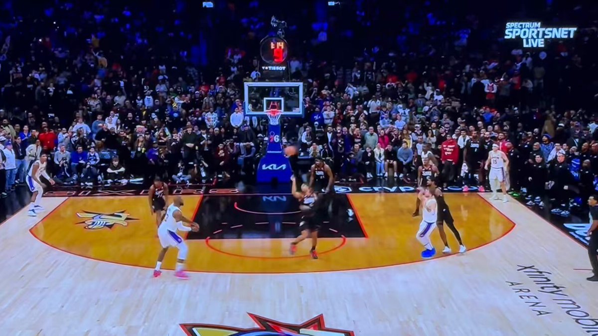 LeBron shut it down in the 4th vs the Sixers, and crowned himself too 