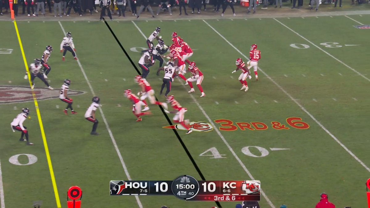 Lassiter picks off Mahomes to start the 4th quarter!

(via @NFL)

