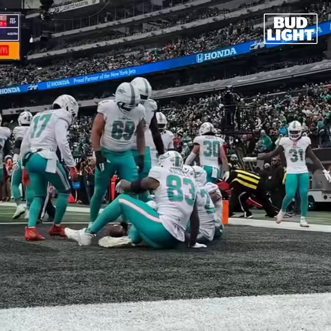 Gather around the campfire, it’s Victory Monday! 🏕️ 