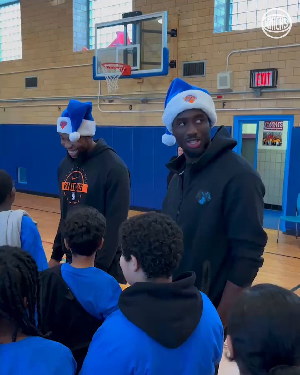 yabu and mo reporting for holiday duties 🎁🫡 