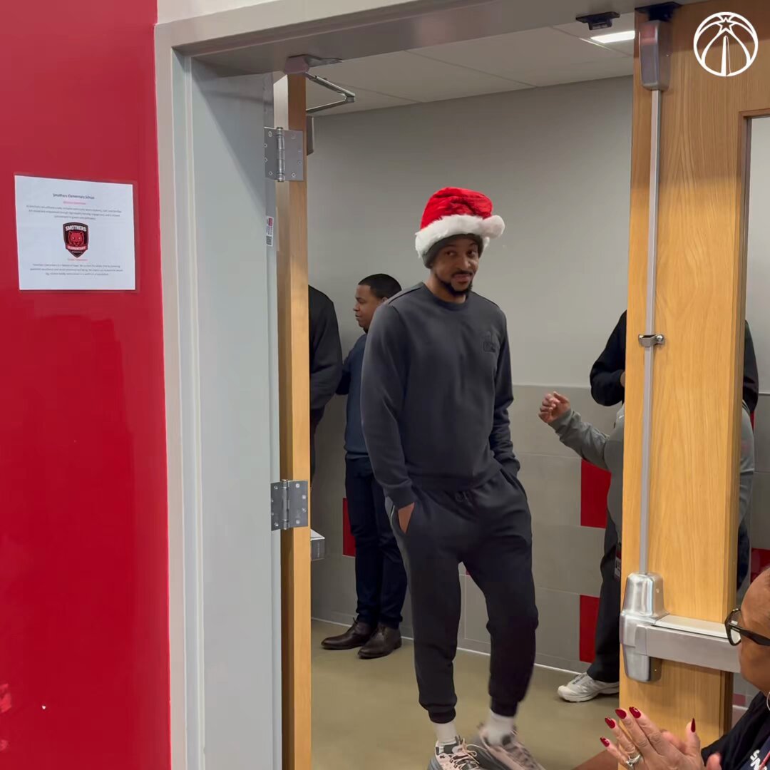 The season of giving continues 🎁

We had a blast spending time with the students at Smothers Elementary School! 📚

#ForTheDistrict | @MSEFndn 