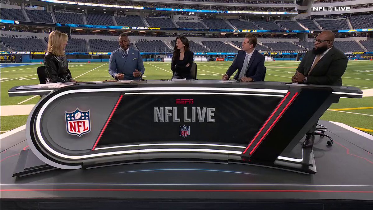 "If you're the Indianapolis Colts, you have to feel like someone shattered your playoff window, not that your window closed." ✍️

@Realrclark25 on the Colts after QB Daniel Jones tore his Achilles 🏈 