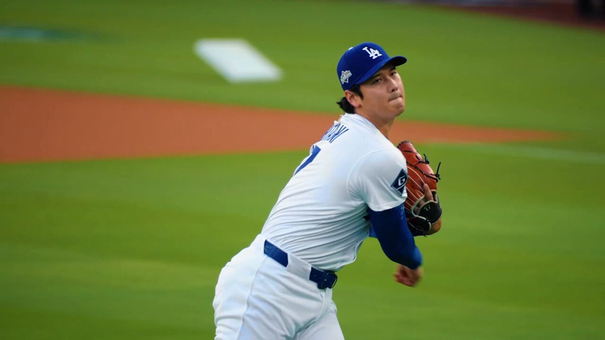 Top Plays of 2025: No. 3

After striking out 10 in 6 innings of shutout ball, Shohei Ohtani hits his THIRD homer of the game to top off one of the best Postseason performances ever! 