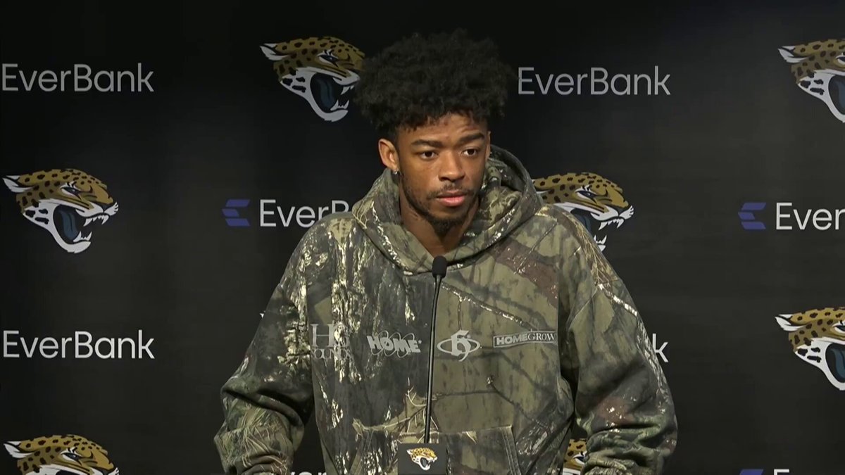 “Every single game, our goal is to be the more physical team. That’s what we stand on, that’s our blueprint. It all starts up front.”

@gnewsii on the physicality of the defense. 