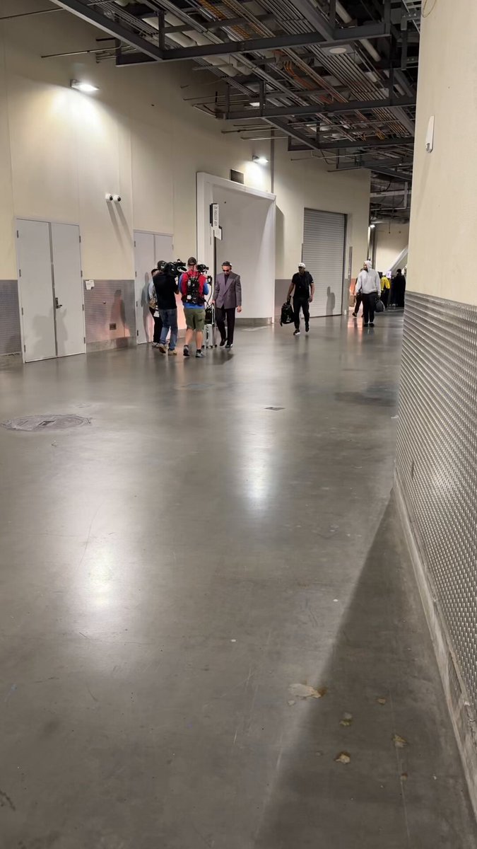 Jalen Hurts in LA for Monday Night Football 

PHIvsLAC– 8:15pm ET on ESPN/ABC
Stream on @NFLPlus and ESPN App 