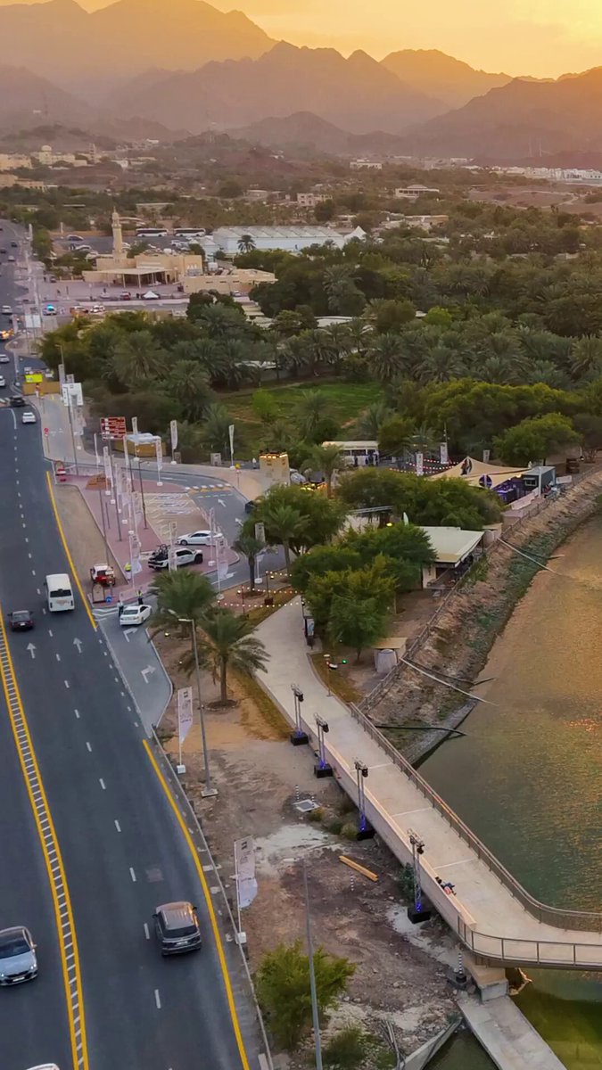 فيديو| مقتطفات من مهرجان "شتانا في حتّا" من تنظيم براند دبي الذراع الإبداعي للمكتب الإعلامي لحكومة دبي وذلك ضمن فعاليات "شِتَا حتّا" الذي يُقام بإشراف "اللجنة العليا للإشراف على تطوير منطقة حتّا" خلال الفترة من 5 حتى 28 ديسمبر 2025 في منطقة بحيرة ليم #صحيفة_الخليج 