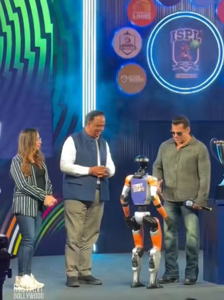 #SalmanKhan shook hands with the Picture