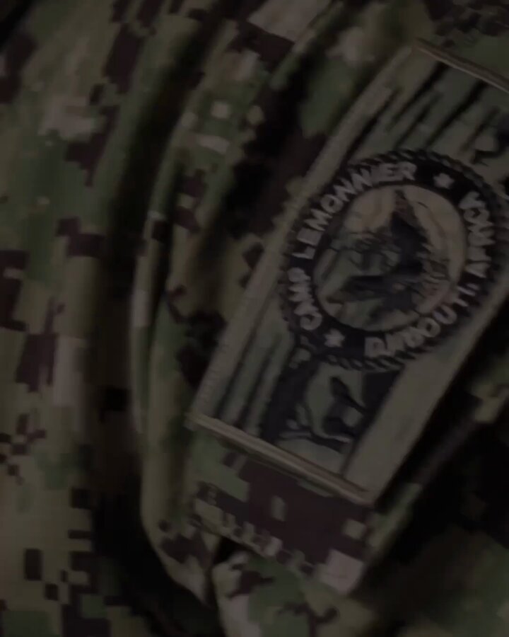 The best welcome home surprise 💜

Last Sunday, we helped Petty Officer First Class James Stoffel surprise his family with an early return home. Safe to say it was a successful surprise! 