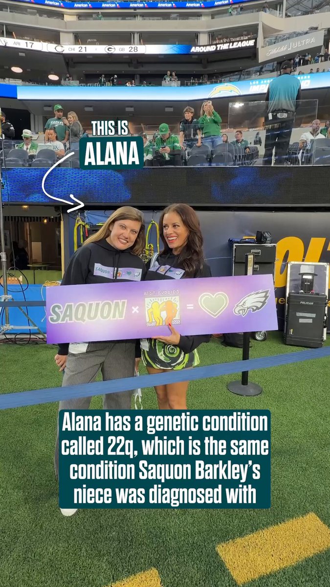 A special sideline visitor 💚 