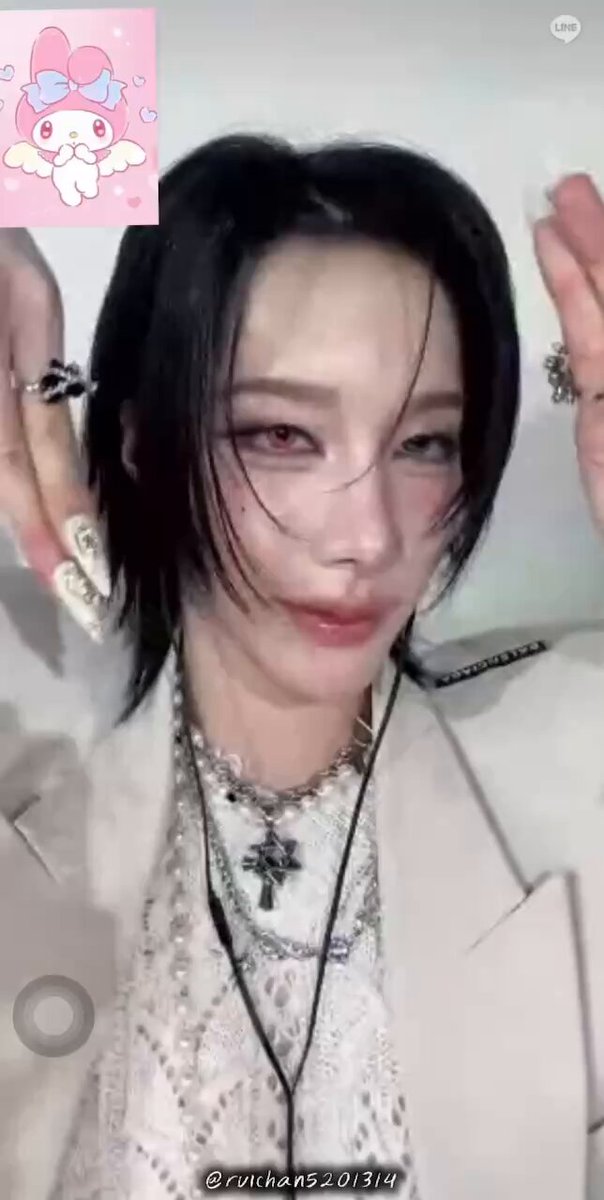 They look like they're dressed for a banquet today. Maybe they're