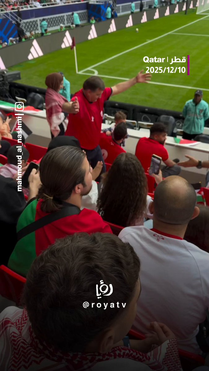 فرحة عفوية لـ "ابو مؤيد" احد مشجعي المنتخب الأردني خلال مباراة الأردن ومصر 