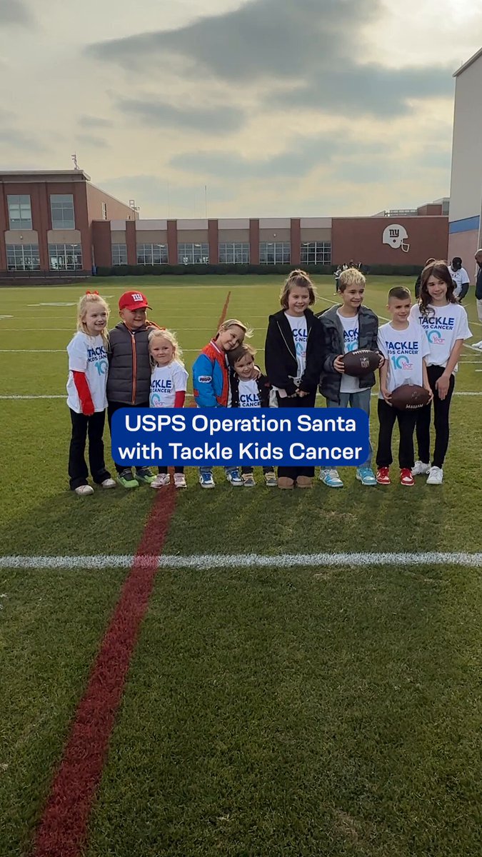 The guys helped Hackensack Meridian Health’s Tackle Kids Cancer patients write letters to Santa for the @USPSOpSanta! ✉️🎄 