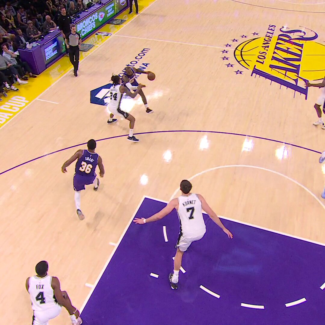 "LEBRON JAMES BROUGHT THIS CROWD TO ITS FEET."

️️️