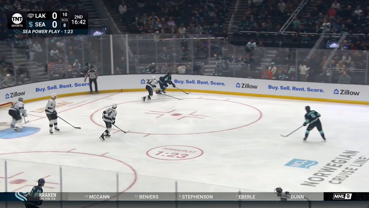 Jared McCann with a PERFECT one-timer 💥 @SeattleKraken 

Kings & Kraken are battling in the 2nd period on TNT, truTV, and HBO Max! 