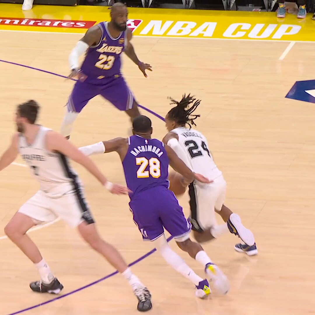 Steph Castle is COOKING.

He's scored or assisted on all 10 of San Antonio's points on its 10-2 run to open the 2nd half!

Spurs seek a Vegas berth... watch here: