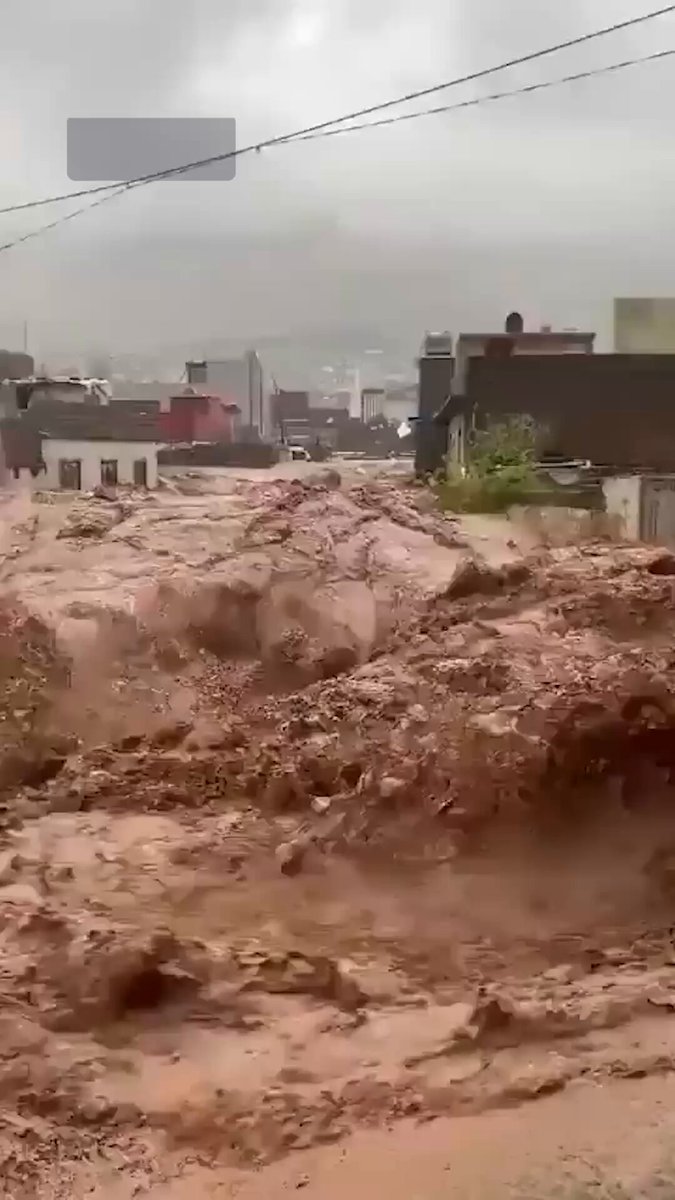 فيديو| فيضانات مميتة تجرف كل شيء أمامها في كردستان العراق #صحيفة_الخليج 
