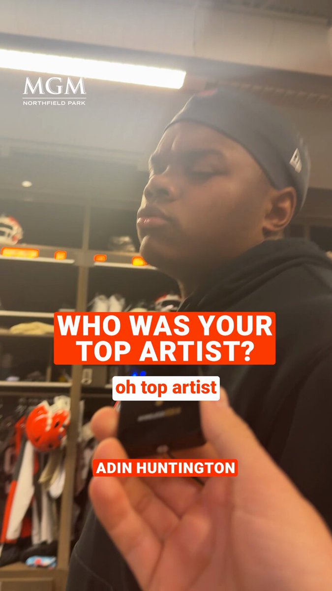 any of y'all matching the guys top artists?? 