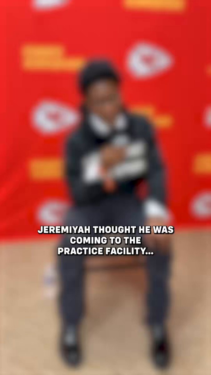 They don't call him the human exclamation point for nothing. Have fun at the Super Bowl, Jeremiyah ❤️

RT to vote for @tkelce for #WPMOYChallenge! 