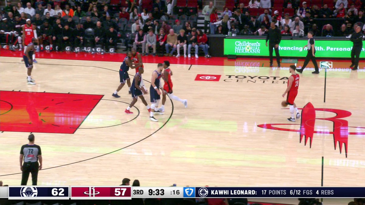 OOOOP!

KAWHI LEONARD ↗️ JOHN COLLINS 